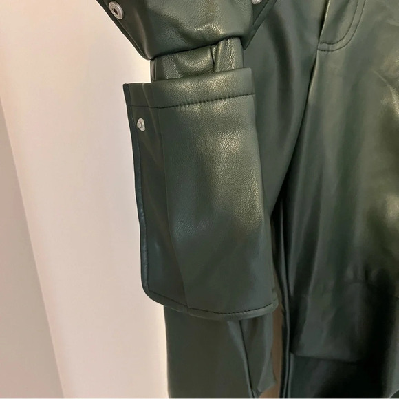 NWT 7 for all mankind vegan green leather cargo pants - Picture 5 of 6